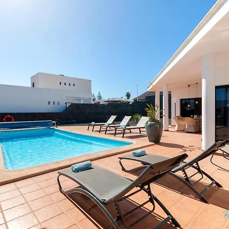 Remarkable 3-bed In Playa Blanca * Playa Blanca (Lanzarote)