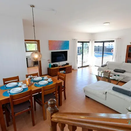 Remarkable 3-bed In Playa Blanca *